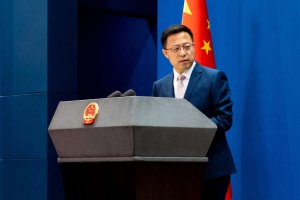 МИД Китая: США должны отменить санкции против России для урегулирования кризиса на Украине