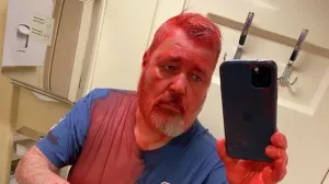 Главред "Новой газеты" Муратов заявил, что его облили краской в поезде