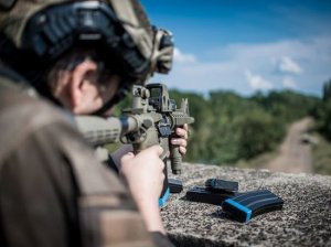 Сегодня стало известно, что один из британских наемников Айден Айслин (более известный как Cossackgrundi) вместе с батальоном морской пехоты Украины сдался в плен российским военным в Мариуполе