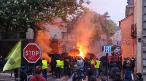 Массовые протесты охватили Францию после переизбрания Макрона