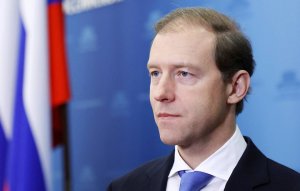 Мантуров заявил, что Renault передаст свою долю в "Автовазе"