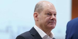 [Посмешище] Der Spiegel: 25-часовой полет Шольца в обход России через Северный полюс с визитом в Японию на 20 часов стал причиной насмешек: «А можно и через Антарктиду»