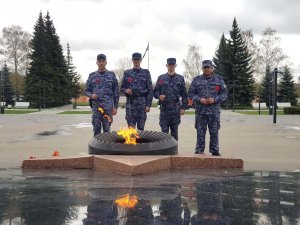 В преддверии Дня Победы нижнекамские росгвардейцы организовали патриотические акции