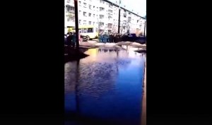 В российском городе сотрудники ФСИН прислали оркестр к канализации
