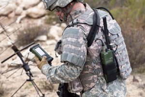 США официально поставляли военную электронику 2010 года выпуска на Украину (Без разрешения американского правительства продать такие антенны Киеву или любой иной стране невозможно)