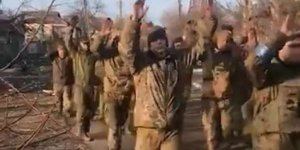 Хочешь попасть в плен? Плати! Сдача в плен становится бизнесом: украинские военные бегут с поля боя