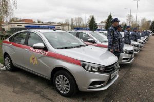 В Казани сотрудникам подразделений вневедомственной охраны Росгвардии вручили ключи от нового служебного автотранспорта