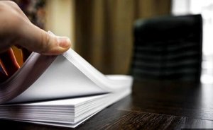 А грозили 2-3 годами без бумаги: белизна новой российской офисной бумаги превысила 100%