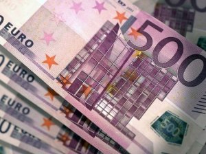 ЦБ повысил курс доллара на 28-30 мая до 66,4 рубля. Курс евро повышен до 69,44