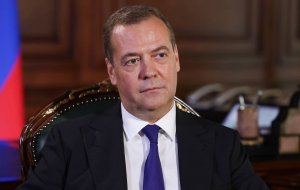 Медведев считает, что в ЕС что-то пошло не так после "100500-х пакетов" санкций