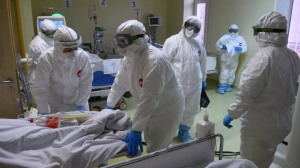 [24-я неделя] В России на этой неделе впервые с апреля 2020 года от ковида умерли менее 500 человек. При этом показатель летальности остался на отметке 2,07%, на которой он держится с середины марта