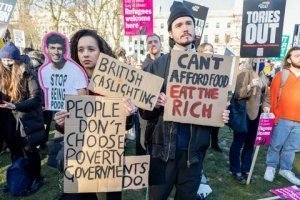 В Британии началась крупнейшая за более чем 30 лет забастовка на железных дорогах