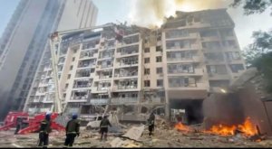 Жилой дом в Киеве разрушен ударом украинской ПВО