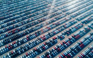 Тысячи новых Kia, Hyundai, Haval и Geely обнаружены на складах в России