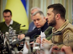 Приказав отбить у России юг Украины, Зеленский дерзко ответил Путину (Населению разрешено эвакуироваться через Крым)