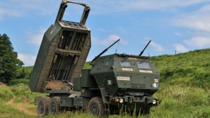 Передаваемые Украине американские РСЗО HIMARS способны вести огонь на расстояние до 80 км
