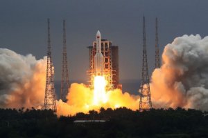 Части огромной китайской ракеты упадут на Землю когда-то с 30 июля по 1 августа — место падения до сих пор неизвестно