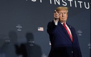 Дональд Трамп возвращается в политику
