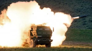 США начинают поставки Украине дальнобойных ракет для HIMARS, способных атаковать на 300 км