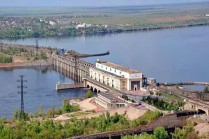 На Каховской ГЭС заявили, что обстрелы ВСУ могут привести к катастрофе на Запорожской АЭС. ГЭС работает в аварийном режиме из-за постоянных обстрелов, её восстановление возможно завершить за 1,5 года