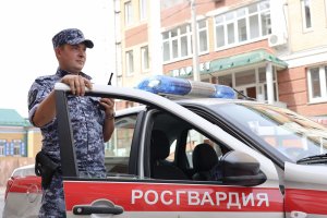 В Казани наряд вневедомственной охраны Росгвардии задержал подозреваемую в умышленном причинении тяжкого вреда здоровью сожителя