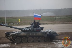 [23/24] Российские танкисты победили в финале «Танкового биатлона» на полигоне Алабино команды Белоруссии, Китая и Узбекистана, преодолев дистанцию за 1 час 29 минут 36 секунд