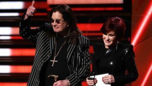 «Не хочу умереть в Америке»: Оззи Осборн с женой покинут США