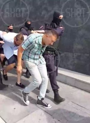 Участники незаконного автопробега в Москве могут получить до 15 суток ареста за организацию массового одновременного пребывания и (или) передвижения граждан в общественных местах