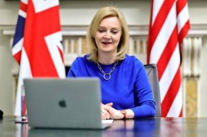 Пресса Британии: Прогнозировать политику Трасс невозможно из-за частой смены ее взглядов