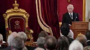 СМИ: Путин первым из лидеров поздравил Карла III со вступлением на престол