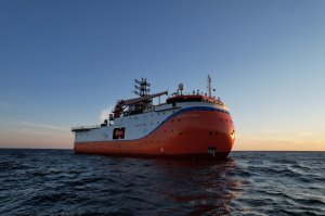 Минприроды: первая в мире ЛСП "Северный полюс" отправилась из Мурманска в Арктику