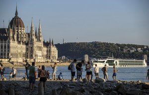 Европарламент объявил Венгрию автократией