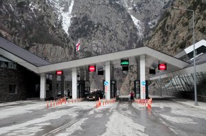 На российско-грузинской границе вручили более 180 повесток подлежащим мобилизации