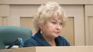 Нарусова опровергла сообщения об уходе с поста сенатора