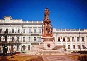 [Хохлы-скакуны снесут Катьку] Одесская областная администрация сообщила о сносе памятника Екатерине II в ближайшее время
