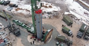 Минобороны опубликовало видео загрузки ракеты РК "Авангард" в шахтную пусковую установку в Восточном Оренбуржье