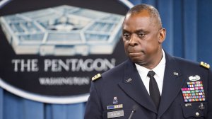 Глава Пентагона признал, что Россия располагает "впечатляющими вооружениями"    (Остин также заявил, что предстоящая зима будет для Украины трудной)