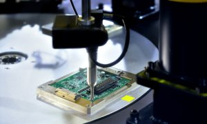 США намерены внести в санкционный список 30 китайских технологических компаний