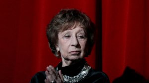 Почему Ахеджакова живёт с подругой, ненавидит Россию, но зарабатывает деньги здесь