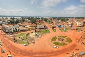 На месте взрыва в Русском доме в ЦАР нашли угрозы "русским от французов"