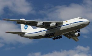 Вслед за Медведевым в Китай прилетели российские транспортные самолеты