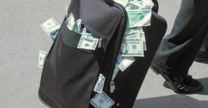 Россияне перевели за рубеж рекордные 1,5 триллиона рублей