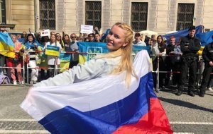 "Тебя закроют": Чего стоил танец под "Калинку-малинку" россиянке в Германии