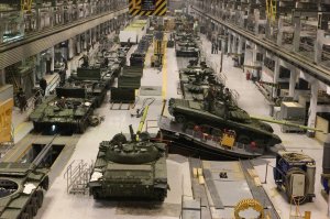 Превратиться в военный лагерь