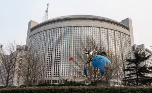 МИД Китая призвал США во имя мира прекратить поставки оружия Украине