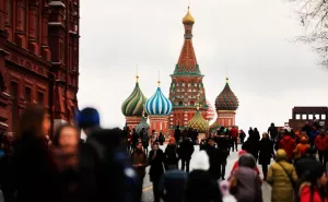 Гражданку США задержали из-за выгула теленка на Красной площади