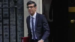 GUARDIAN Оригинал Guardian: Сунак рискует развязать полномасштабную торговую войну с Брюсселем из-за своих планов отменить законы ЕС