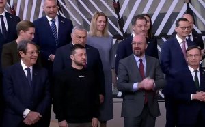 Bloomberg обратило внимание, что ни одна страна Европы не взяла на себя обязательства по поставкам истребителей Украине