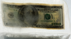 Bloomberg: Евросоюз потерял замороженные активы ЦБ РФ, поэтому не может их конфисковать