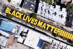 Исследование показало, что люди с более высокими когнитивными способностями больше заботятся о свободе слова, чем о политкорректности